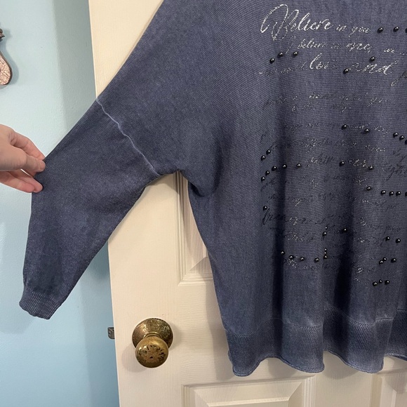 Bella Amore Made in Italy oversized Blue top with Distressing and Embellishments - Picture 3 of 9